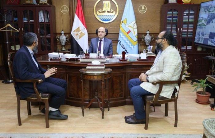 محافظ كفر الشيخ يناقش جهود حماية السواحل مع وفد مشروع تعزيز التكيف مع تغير المناخ